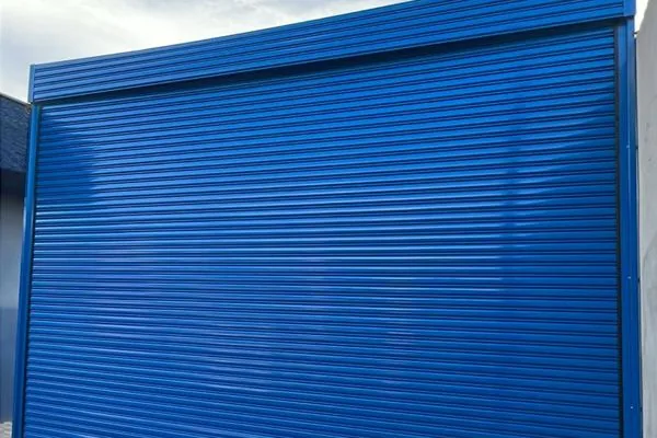 Porta sob medida azul
